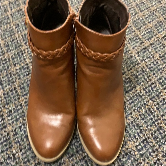 Shoes - Brown ankle heeled boots